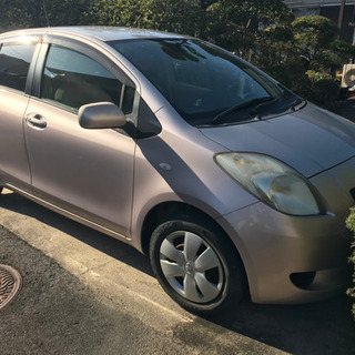 トヨタ　ヴィッツ　Fの画像