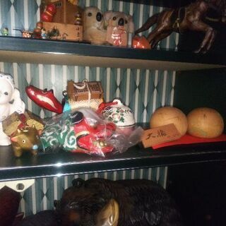 小物の置き物(写真内の各種小物一つ5百円、まとめてだと三万円)の画像