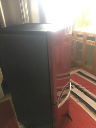 一人暮らしにピッタリ！ハイアール 冷蔵庫 ルビーレッド