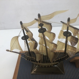 昭和レトロ　 鯨ひげ工芸品 オランダ帆船 木製ガラスケース付き　鯨の髭の画像