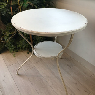 値下げしました！シャビーシックな丸テーブル