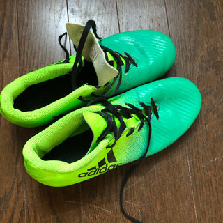 サッカースパイク　adidas