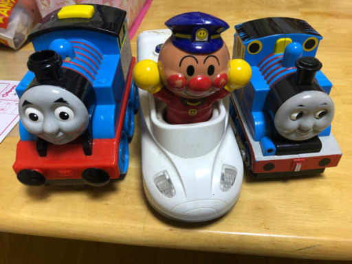 トーマス、アンパンマンのおもちゃ