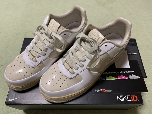 NIKE AIR FORCE1 エナメル仕様NIKEiD. US9.5<USED>お譲りいたします。