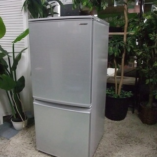 ■R2613) SHARP 中古シャープ　2ドア冷凍冷蔵庫　付け替えどっちもドア　137L　SJ-D14D-S　シルバー系 2018年製! 冷蔵庫 店頭取引大歓迎♪