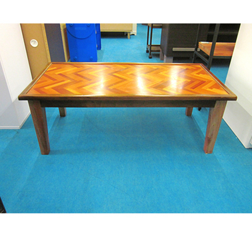 札幌【アカシア材 ヘリンボーン柄 コーヒーテーブル】幅110cm Fiona フィオナ ローテーブル センターテーブル ティーテーブル 杉綾 綾杉 矢筈模様 本郷通店