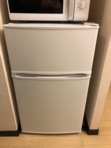 ほぼ新品冷蔵庫　値下げ交渉可　これとは別で洗濯機、電子レンジあります
