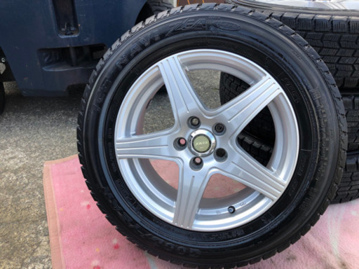 スタッドレスタイヤ　アルミホイール付き　4本セット