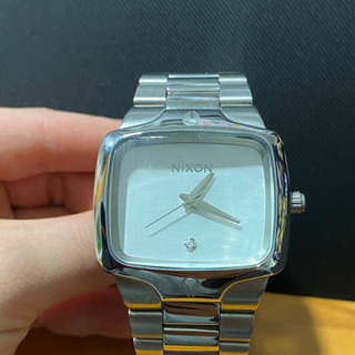 NIXON  プレイヤー