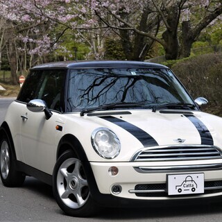 クーパー１．６　内外装美車！！ボンネットストライプ、16インチAW、ミニを買うなら程度で！！の画像