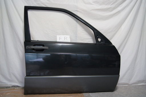 自動車　ドアー　ベンツ　１９０Ｅ(Ｗ２０１)　中古