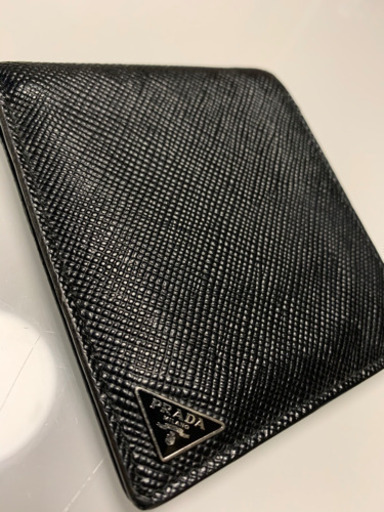 プラダ　財布　超美品　値段交渉受けます。