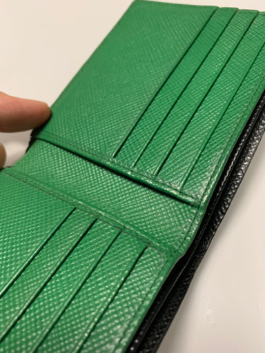プラダ　財布　超美品　値段交渉受けます。