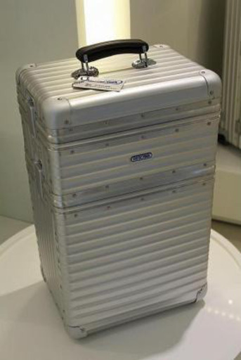 リモワ   希少品 未使用 RIMOWA CLASSIC FLIGHT WINE CASE リモワ クラシックフライト ワインケース　正規品　カメラケース　工具ケース