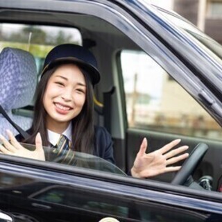 初年度年収600万円稼ぐ人も！25万円の保障月給有★2種免許取得...