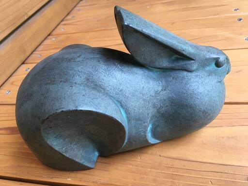 新品未使用　うさぎ ウサギ 兎 置物 ブロンズ?　鋳物　シッカリした作りです。かなり重いです。