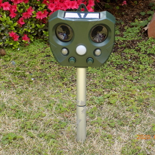 ソーラー電池式動物・鳥類よけ器（美品）