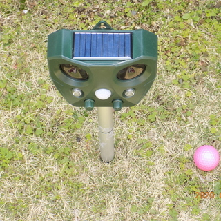 ソーラー電池式動物・鳥類よけ器（美品）の画像