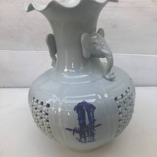 李朝白磁 網目透かし 耳付 花器 壺　 在銘 趙京作 高さ約43cm 　名作美品の画像