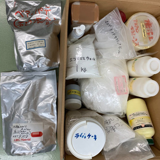セラミックスパウダーや二酸化チタン粉末、その他謎の粉セット。。。