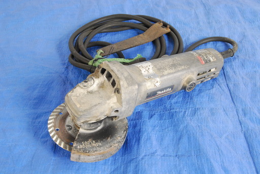 2394 makita マキタ 100mm ディスクグラインダ 9520　エビス