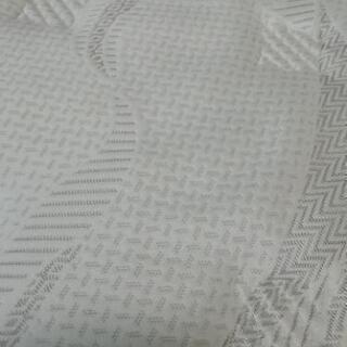 ★使用期間1年半★セミダブルベッド　高級マットレス　フレーム　GRANREVE　グランリーヴェ　高級マットレスの画像