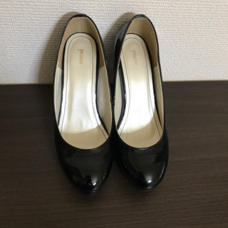 黒色　エナメルパンプス　厚底