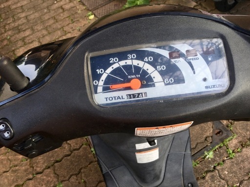 説明更新、廃車済み、廃車渡し、原付 レッツ2 (8174km) 幻気味の2スト メンテ楽、馬力が有り加速がよし。 メタボ-さんの街乗り通勤に。