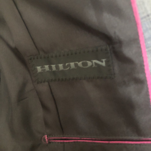 値下げしました【HILTON】スーツ3点セット  ?チェック