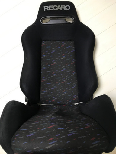 セミバケ RECARO SR3