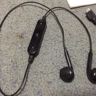 メーカー不明 ワイヤレスイヤホン Bluetooth 4.1 ブルートゥースイヤホン 落下防止イヤホンカバー付きの画像