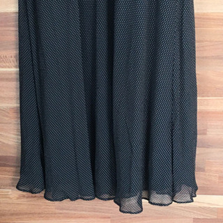 アン　テイラーのワンピース　シルク100%の画像