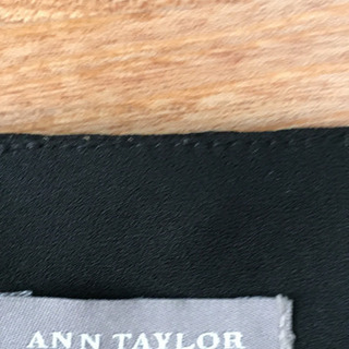 アン　テイラーのワンピース　シルク100%の画像