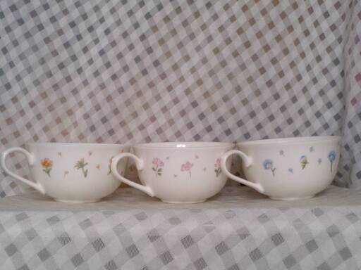 New Ivory　HOYA CHINA　JAPAN　5客セット　カップ&ソーサー　ティーカップ　コーヒーカップ　花柄　5色