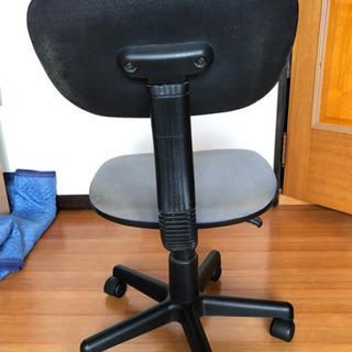 ガス圧式昇降型椅子（訳あり家具）