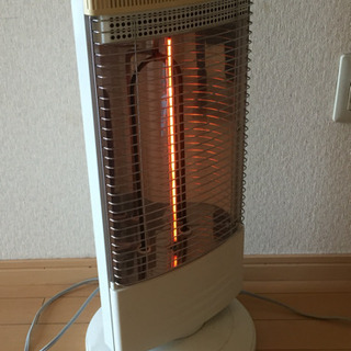 遠赤外線ヒーター 速暖 首振り 日本製 トヨトミの画像