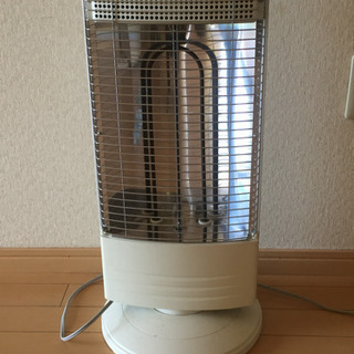 遠赤外線ヒーター 速暖 首振り 日本製 トヨトミの画像