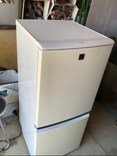 SHARP 2012年式冷蔵庫　SJ-14E8-KB