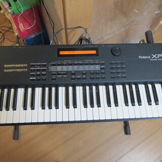 ローランド　Roland MUSIC WORKSTATION XP-50 シンセサイザー　ケース　エクスパンションボード付きの画像