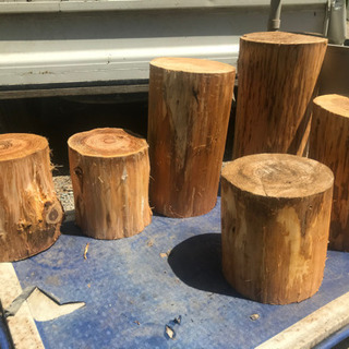 ☆受付中☆スギ 丸太 イス 置物 DIY アウトドア インテリアなどにの画像