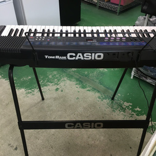 SD0272　★美品　CASIOキーボード（スタンド付き）の画像