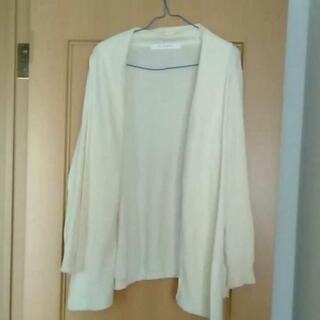 春先のトップスの画像