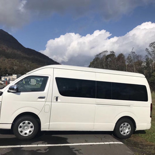 商談中　トヨタ ハイエースコミューター2.5ディーゼルターボ　GL　4WD　15人乗りの画像