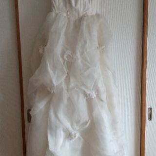 ウェディングドレス 結婚式場レンタル落ち 難あり