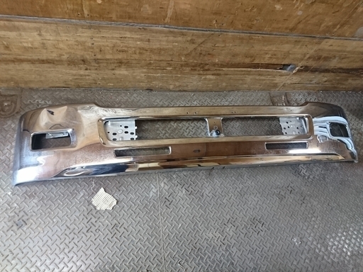 4ｔ用　メッキフロントバンパー　いすゞ