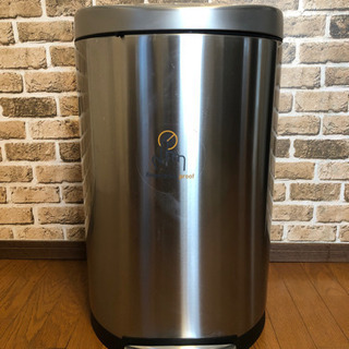 simplehuman ダストボックス セミラウンドカン 40L...