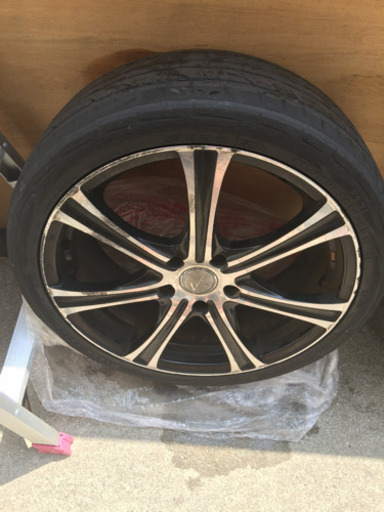 五年ぐらい前にオートバックスで16万で、購入した商品です。