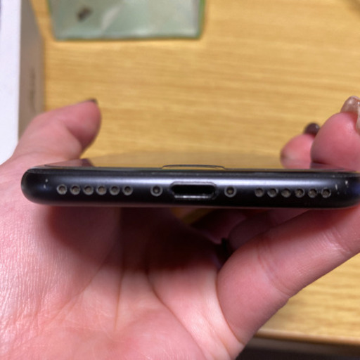 iPhone7 128GB ブラック 本体 au SIMロック解除済み