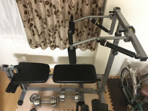 本格的！　トレーニングマシン　定価3万以上　筋トレ