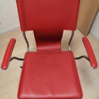 デスクチェア　赤　昇降可能の画像